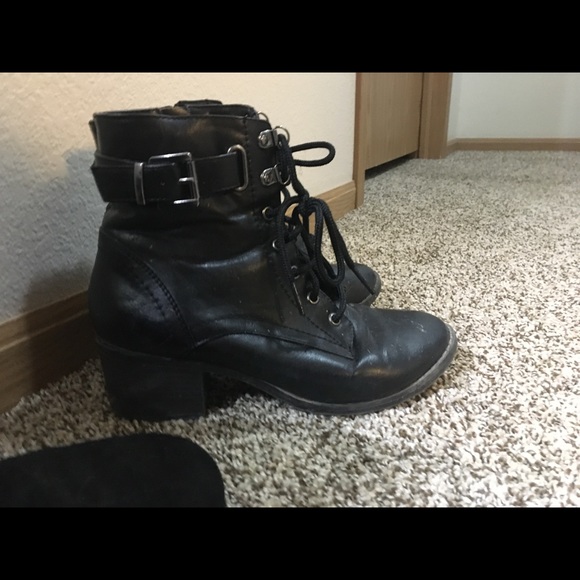 ** Bundle of Black Booties! ~ Size 7 ** - Picture 4 of 11